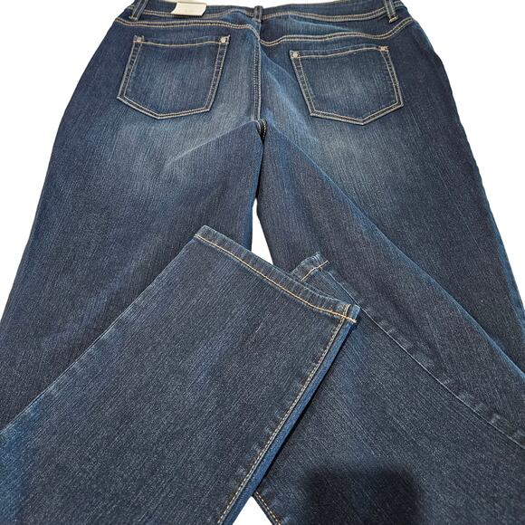 Women's NWT Chico's Short 1.5 Jeans - Picture 10 of 10